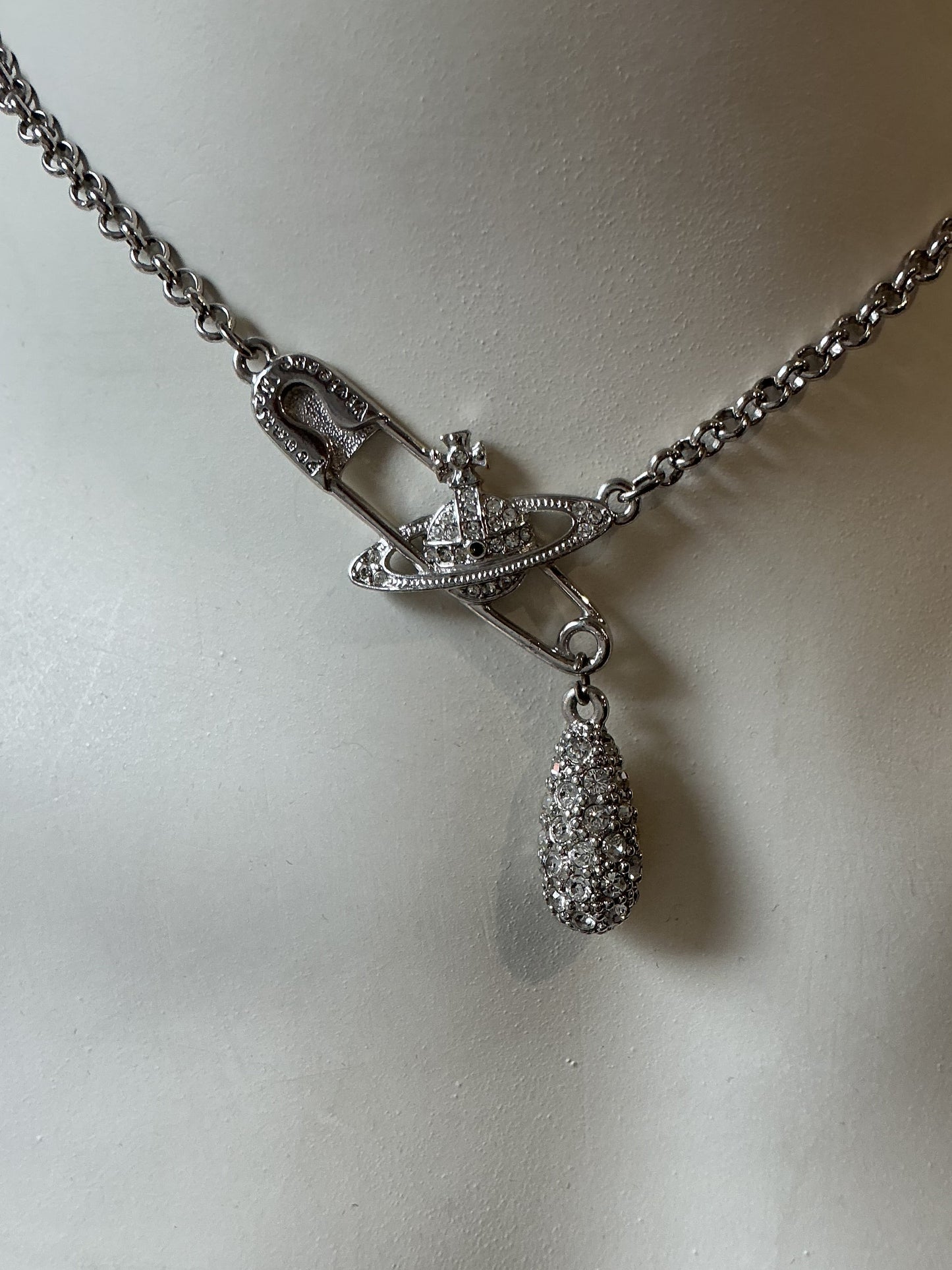 VIVIENNE WESTWOOD Lucrece Pendant Necklace