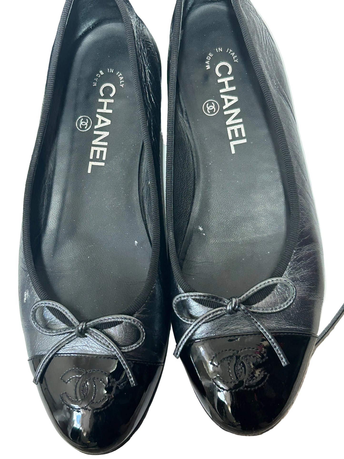 CHANEL Size 5/38 Ballet Flats. lambskin and patent calfskin