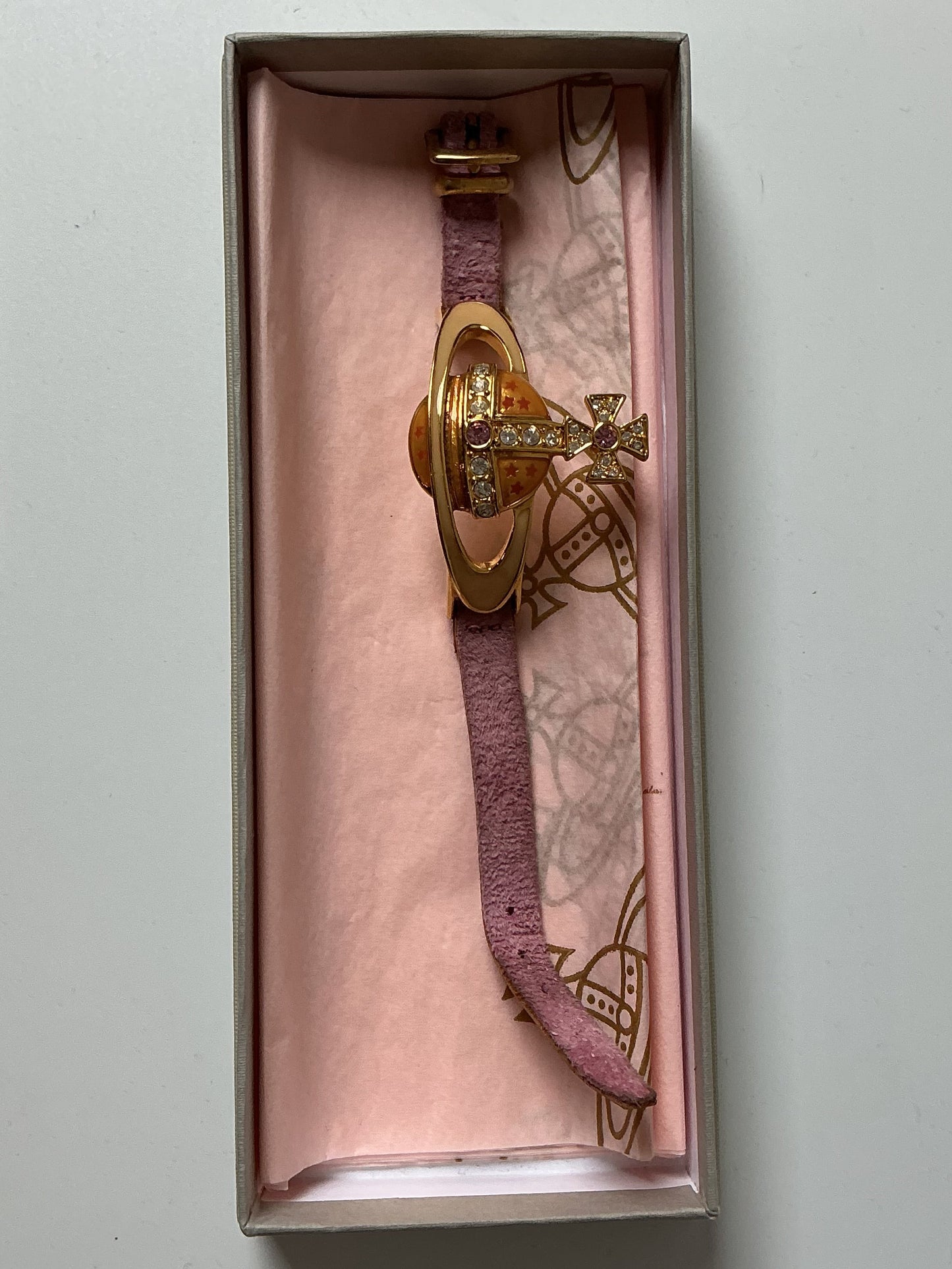 VIVIENNE WESTWOOD Orb Buckle Bracelet – Pink Suede