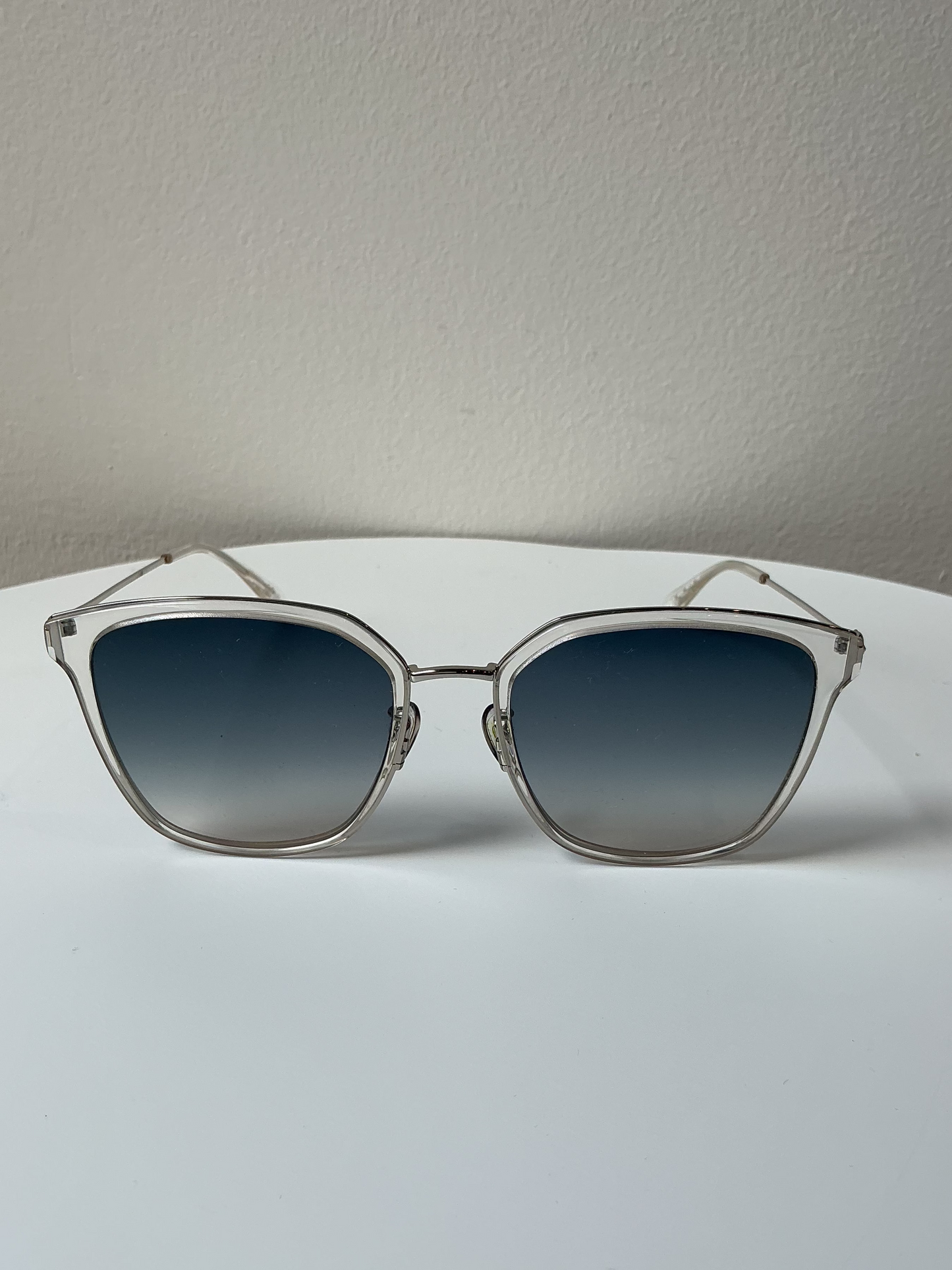 MOSCHINO Geometric Cat-Eye Sunglasses – Silver/Blue Gradient